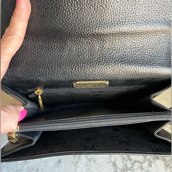 Vintage MCM Crossbody - Black Leather - Picture 4 of 16